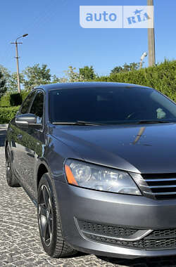 Седан Volkswagen Passat 2013 в Днепре