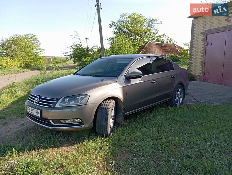 Седан Volkswagen Passat 2011 в Миколаєві