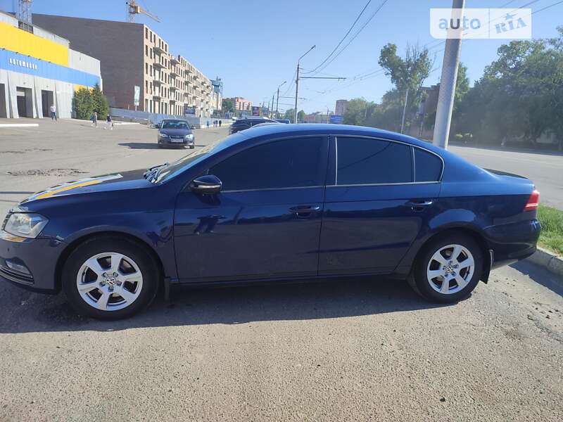 Седан Volkswagen Passat 2012 в Полтаве