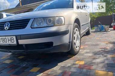 Универсал Volkswagen Passat 2000 в Дунаевцах