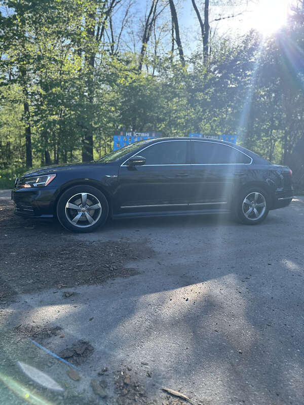 Седан Volkswagen Passat 2017 в Фастові