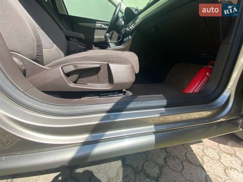 Универсал Volkswagen Passat 2014 в Ивано-Франковске