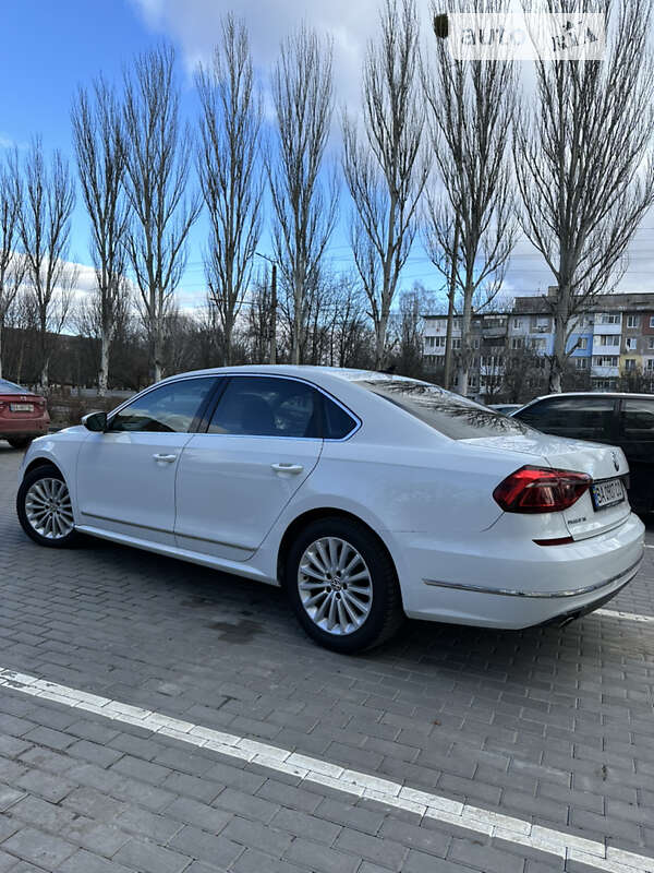 Седан Volkswagen Passat 2017 в Кропивницком