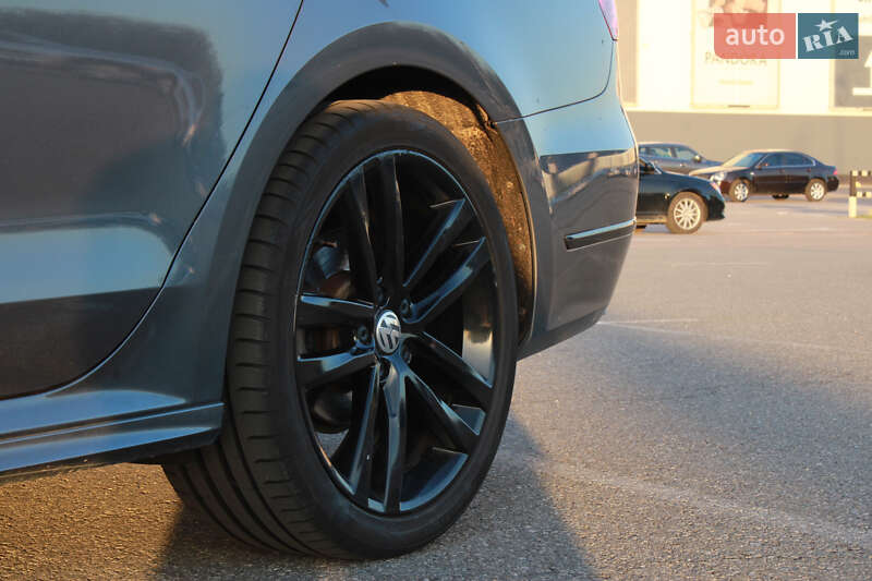 Седан Volkswagen Passat 2017 в Киеве
