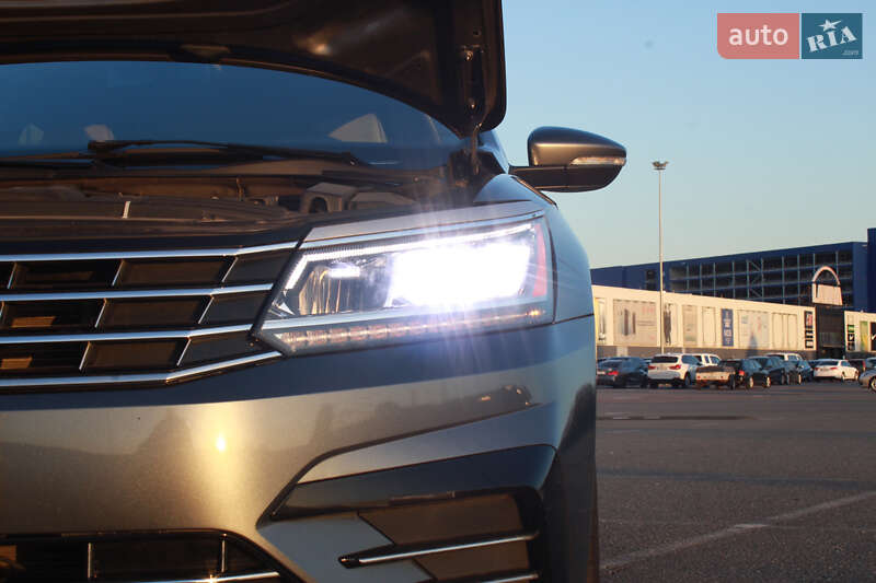 Седан Volkswagen Passat 2017 в Киеве