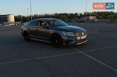 Седан Volkswagen Passat 2017 в 