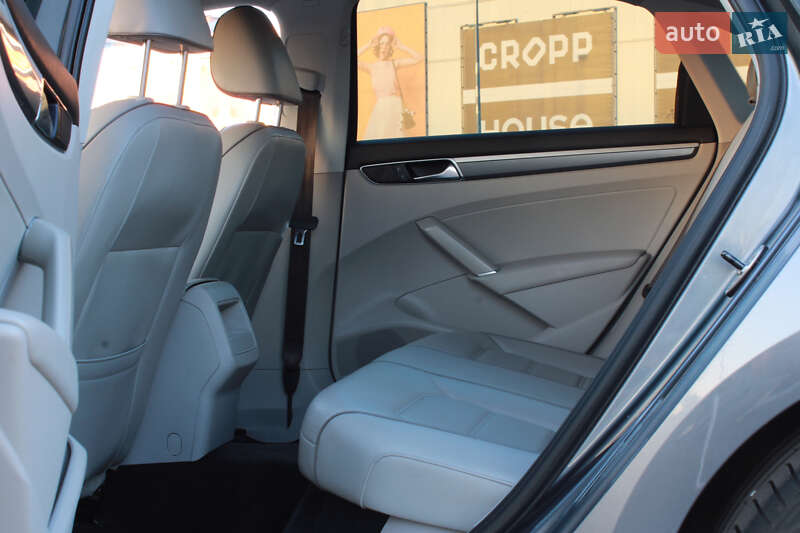 Седан Volkswagen Passat 2017 в Киеве