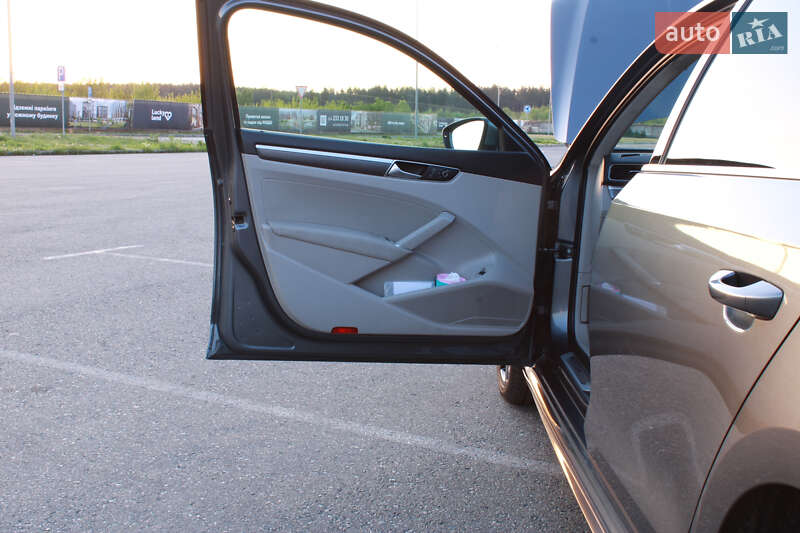 Седан Volkswagen Passat 2017 в Киеве