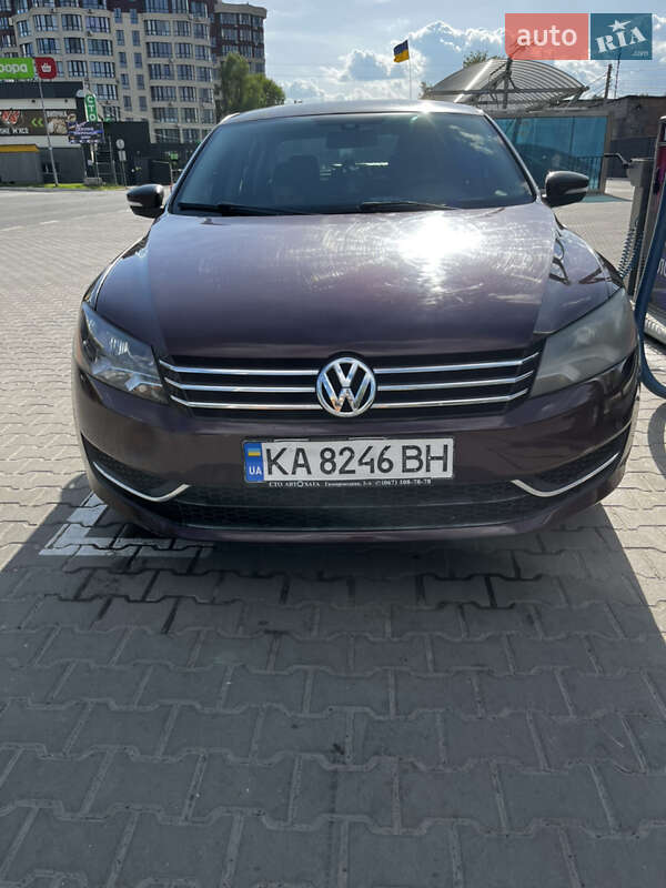 Седан Volkswagen Passat 2013 в Києві