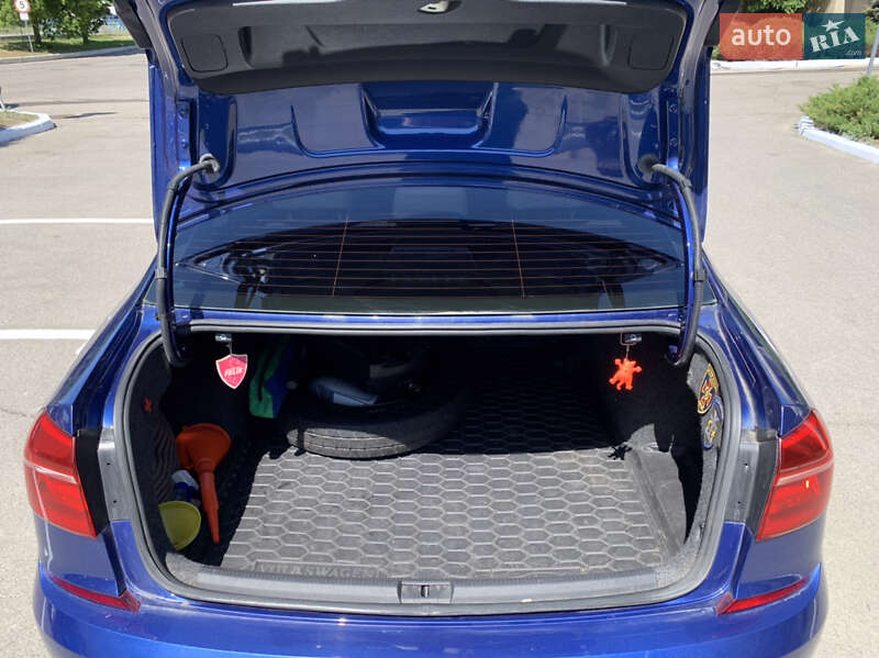 Седан Volkswagen Passat 2015 в Харькове