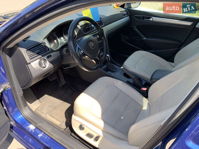Седан Volkswagen Passat 2015 в Харькове