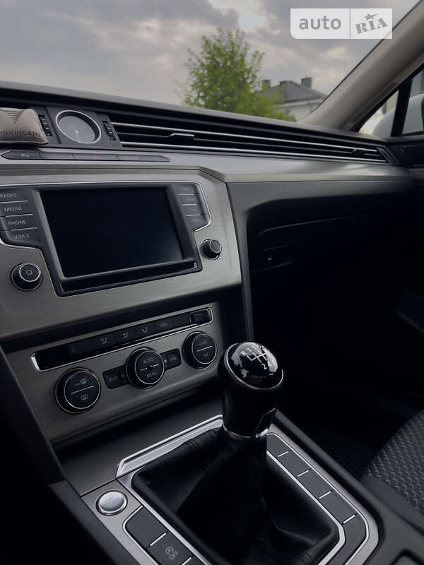 Универсал Volkswagen Passat 2017 в Кременчуге