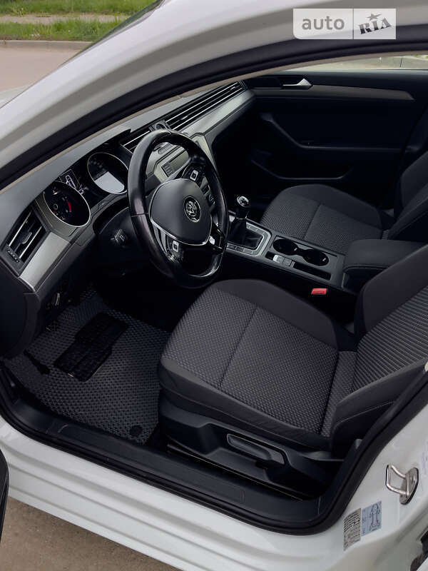 Универсал Volkswagen Passat 2017 в Кременчуге