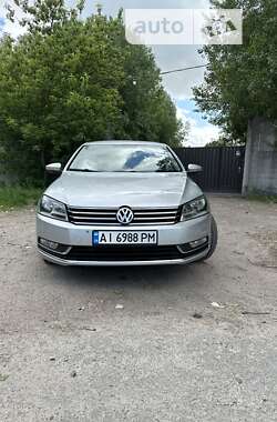 Седан Volkswagen Passat 2010 в Киеве