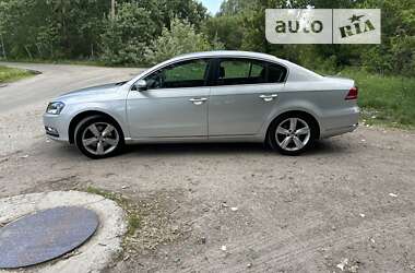 Седан Volkswagen Passat 2010 в Киеве