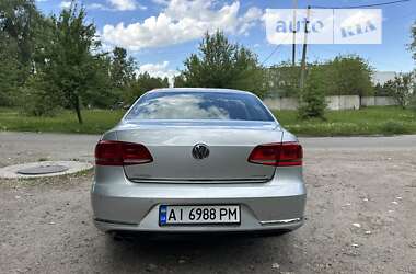 Седан Volkswagen Passat 2010 в Киеве