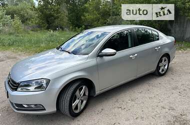 Седан Volkswagen Passat 2010 в Киеве