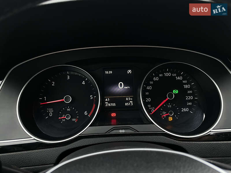 Универсал Volkswagen Passat 2015 в Староконстантинове