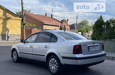 Седан Volkswagen Passat 1996 в Вінниці