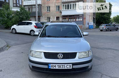 Седан Volkswagen Passat 1996 в Виннице