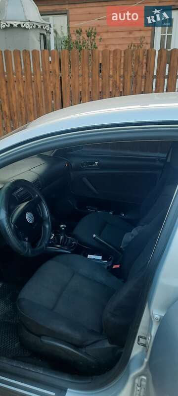 Седан Volkswagen Passat 2003 в Черновцах