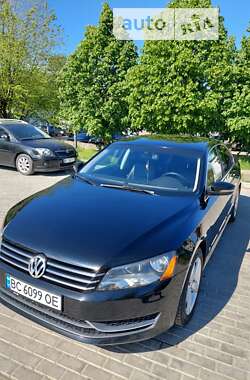 Седан Volkswagen Passat 2013 в Львові