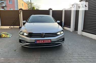 Универсал Volkswagen Passat 2020 в Луцке