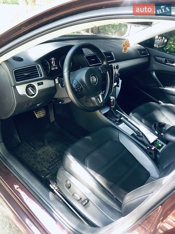 Седан Volkswagen Passat 2012 в Кременчуге