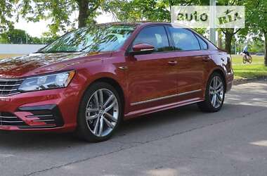 Седан Volkswagen Passat 2018 в Києві