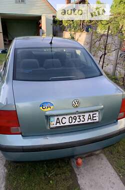 Седан Volkswagen Passat 1998 в Любомле