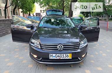 Универсал Volkswagen Passat 2012 в Одессе