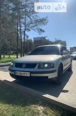 Седан Volkswagen Passat 2000 в Новояворівську