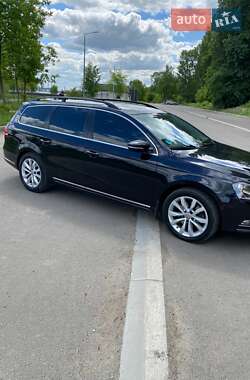 Універсал Volkswagen Passat 2013 в 