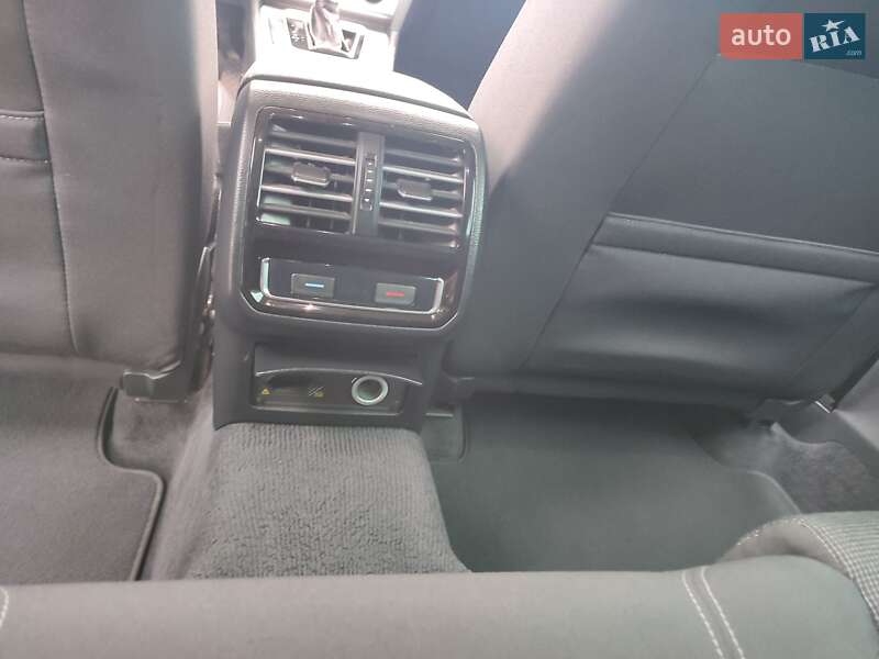 Универсал Volkswagen Passat 2017 в Киеве