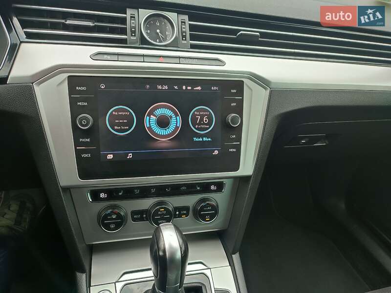 Универсал Volkswagen Passat 2017 в Киеве
