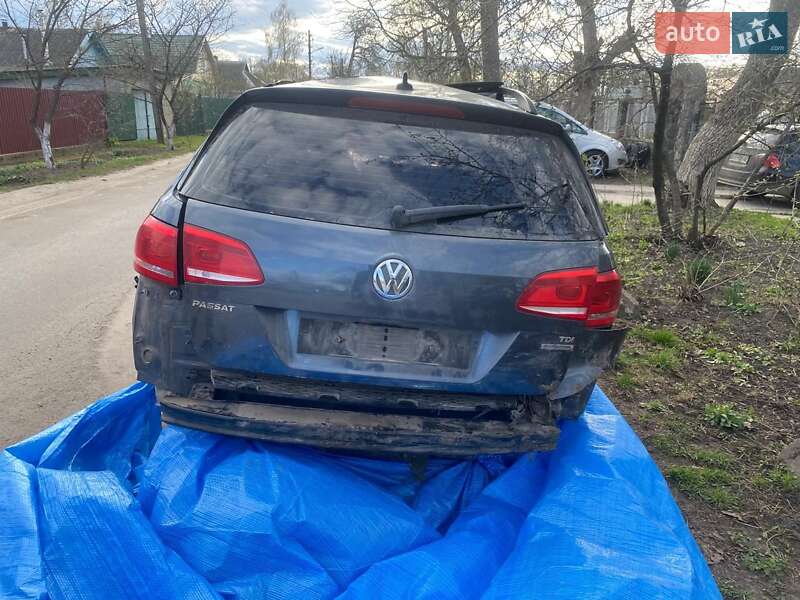 Універсал Volkswagen Passat 2012 в Хмельницькому