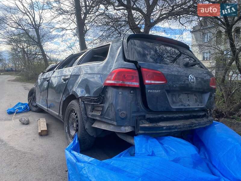Універсал Volkswagen Passat 2012 в Хмельницькому