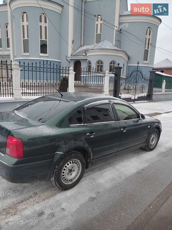 Седан Volkswagen Passat 1997 в Ивано-Франковске