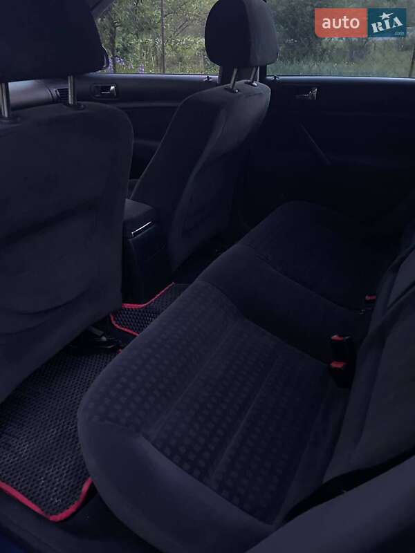 Седан Volkswagen Passat 2000 в Межгорье