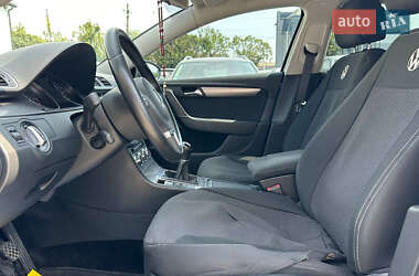 Седан Volkswagen Passat 2013 в 