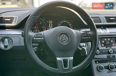 Седан Volkswagen Passat 2013 в 