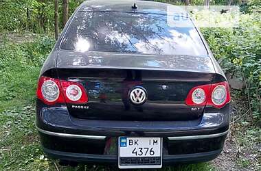 Седан Volkswagen Passat 2005 в Корце