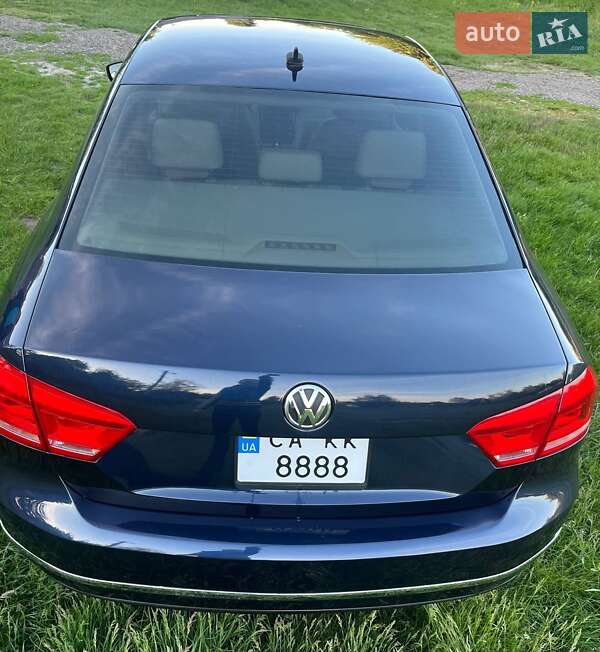 Седан Volkswagen Passat 2012 в Черкассах