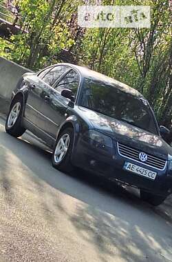 Седан Volkswagen Passat 2000 в Днепре