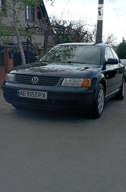 Седан Volkswagen Passat 1997 в Кривому Розі