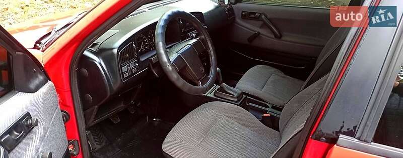Седан Volkswagen Passat 1988 в Харкові