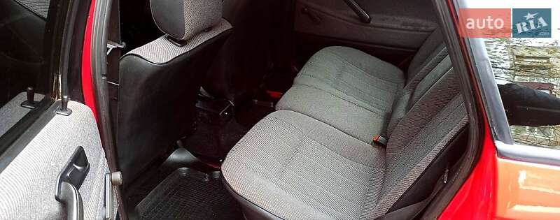 Седан Volkswagen Passat 1988 в Харкові