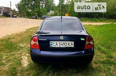 Седан Volkswagen Passat 2001 в Ромнах