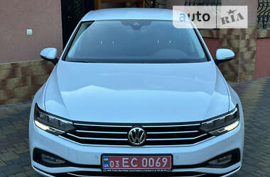 Седан Volkswagen Passat 2020 в Мукачево