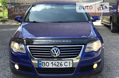 Седан Volkswagen Passat 2009 в Волочиську